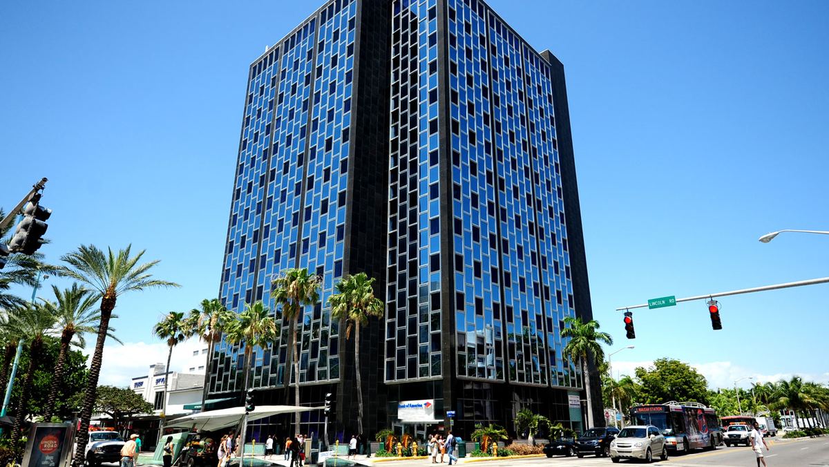 Edificio de oficinas en 407 Lincoln Road, Miami Beach